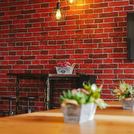 The Colony Bed & Breakfast 3*